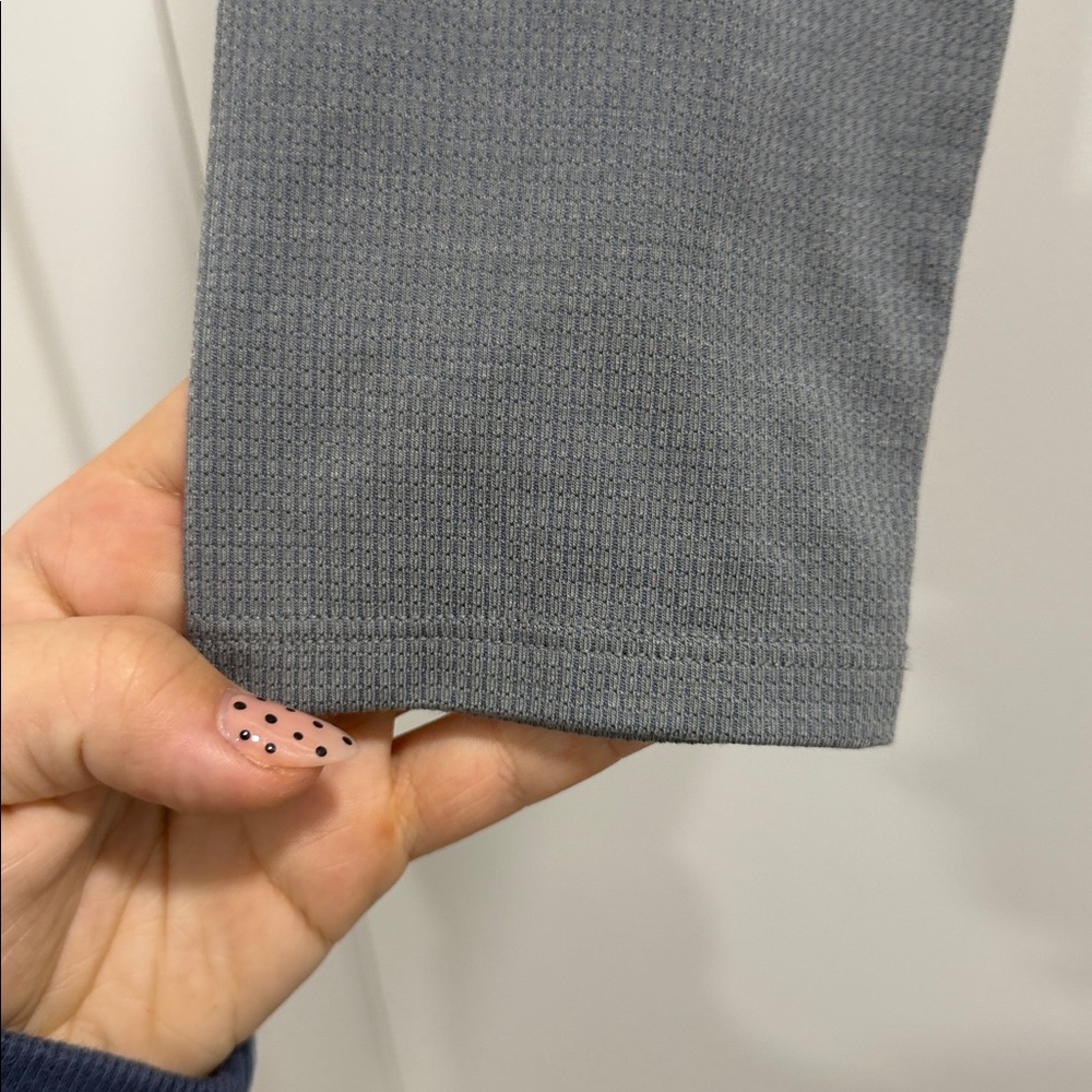 Lululemon Cropped Henley Long Sleeve Size 8 Heathered Asphalt Grey White - Picture 5 of 8